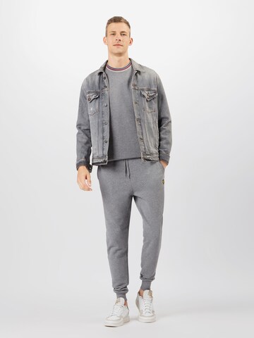 Lyle & Scott Tapered Jogginghose in Grau