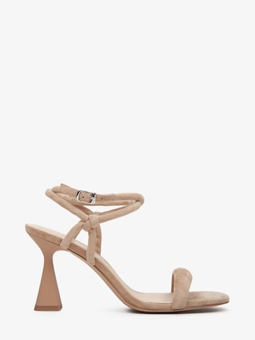 Estro Sandals '2276-5' in Beige