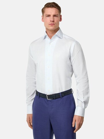 Coupe regular Chemise Boggi Milano en bleu : devant