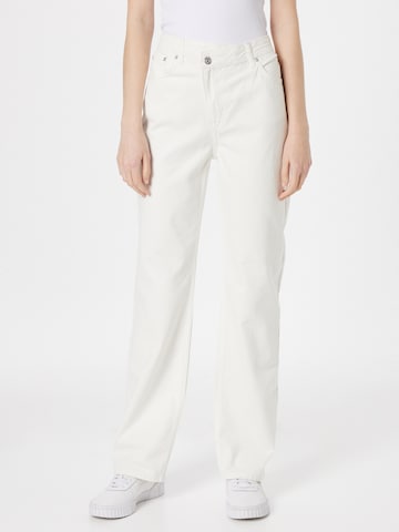 NA-KD Regular Jeans in White: front