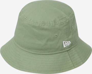 NEW ERA Hat in Green: front