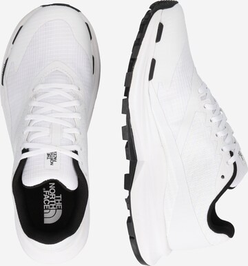 Chaussure de course 'LEVITUM' THE NORTH FACE en blanc