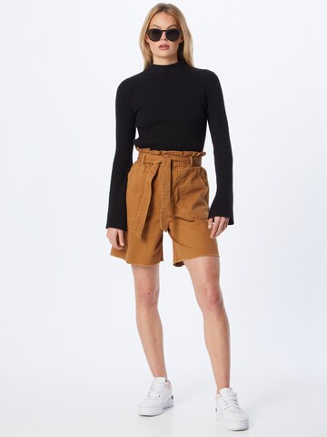 Maison 123 Regular Shorts 'BRUNA' in Braun