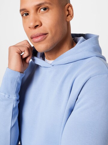 DRYKORN Sweatshirt 'Toni' in Blue