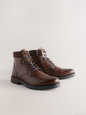 Next - Botas con cordones en marrón