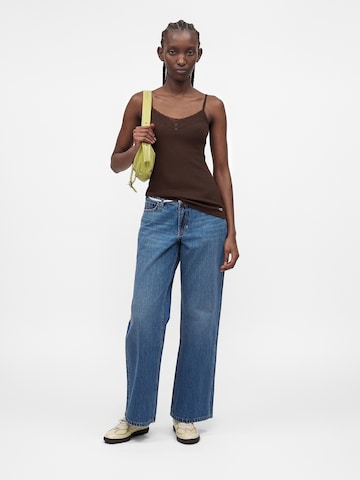 Top de la HOLLISTER pe maro