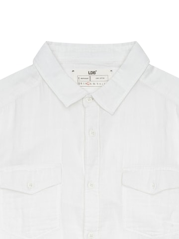 Coupe regular Chemise LDB en blanc