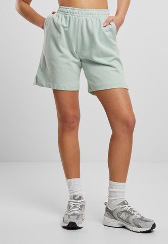 Urban Classics Loose fit Trousers in Green