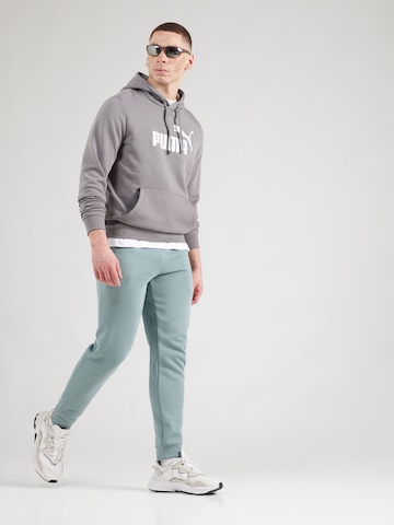 PUMA - Sweatshirt de desporto 'ESS No. 1' em cinzento