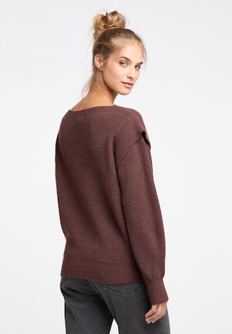 IZIA Sweater in Red