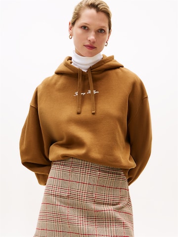 TOMMY HILFIGER Tréning póló 'CLASSIC' - barna: elől