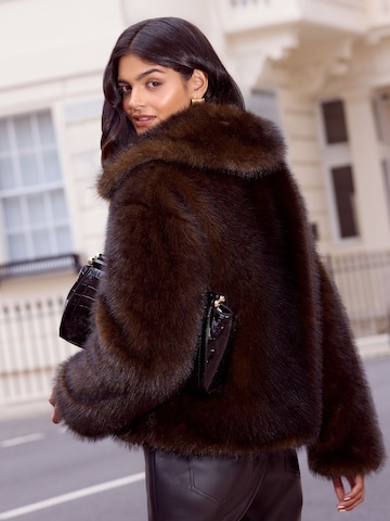 Friends Like These Mantel in Braun