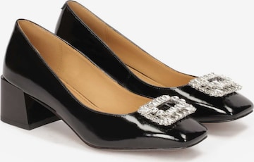 Kazar Pumps in Black