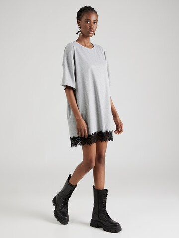 Robe 'EASY' Noisy may en gris : devant