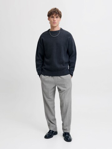 regular Pantaloni di JACK & JONES in grigio