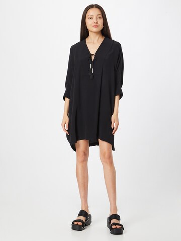 Robe Sisley en noir : devant