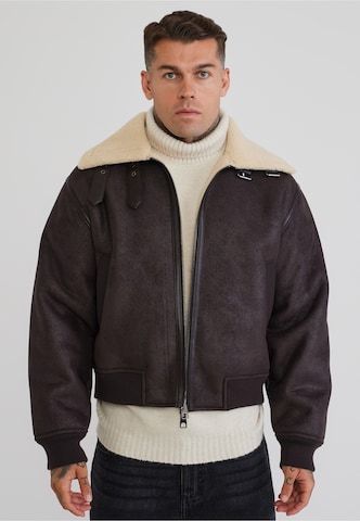 Giacca invernale di SikSilk in marrone: frontale