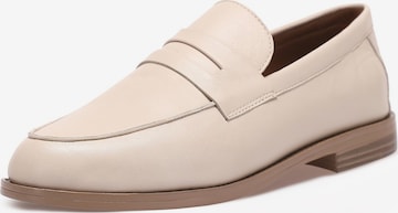 INUOVO Classic Flats in White: front