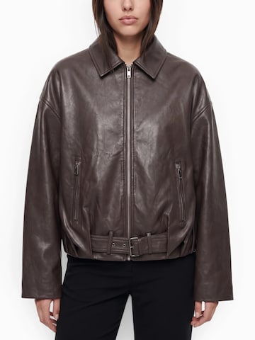 Bershka Prehodna jakna | rjava barva