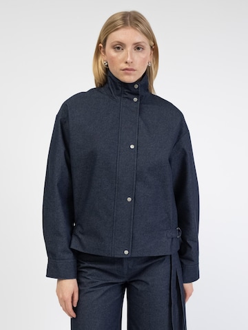 BROKE + SCHÖN Übergangsjacke 'Jeans Jacke mit Schnallendetails'‌‌ in Blau: Vorderseite