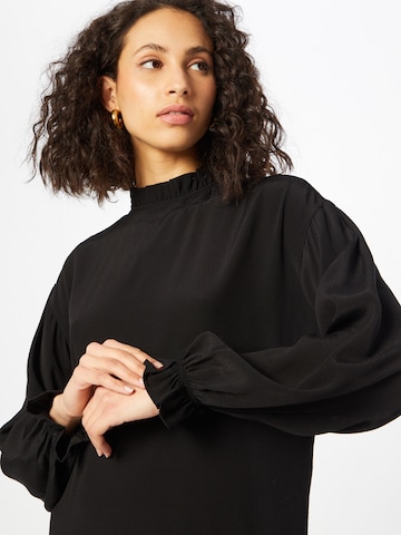 Robe-chemise NA-KD en noir