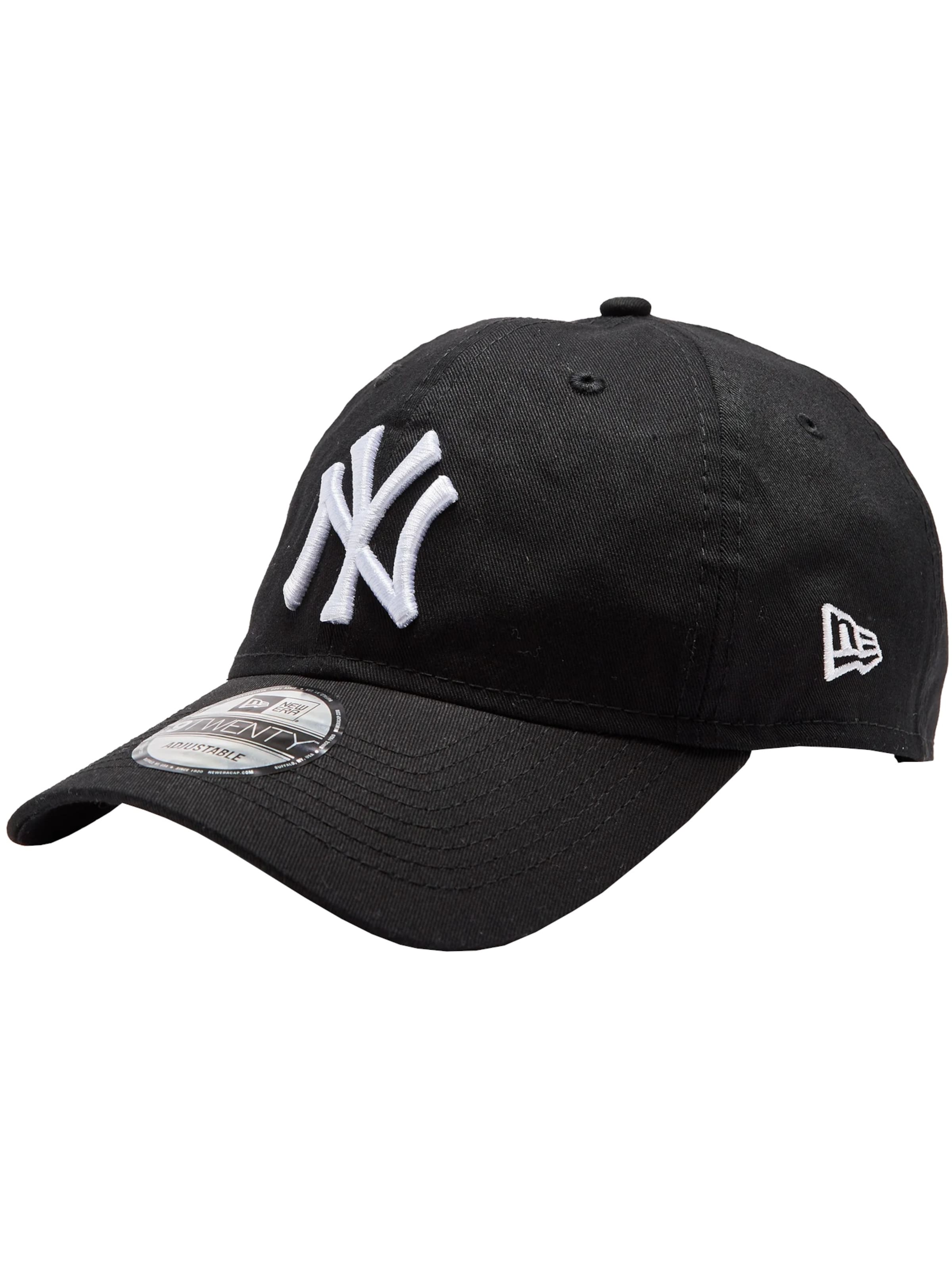 NEW ERA Cap in Black: front
