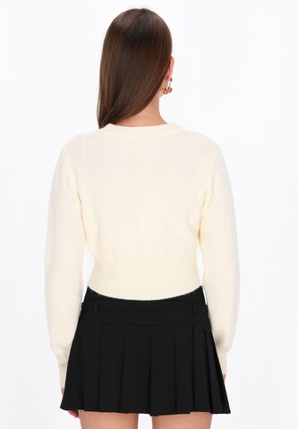 MYMO Sweater in White