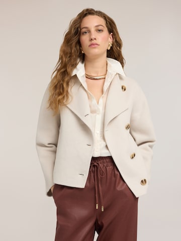 Cappotto invernale di MOTIVI in bianco