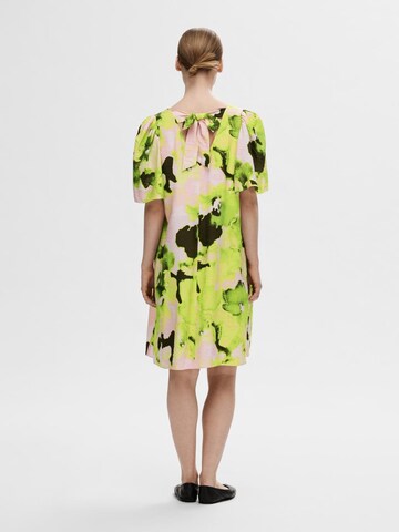 Robe 'Helinda' SELECTED en vert