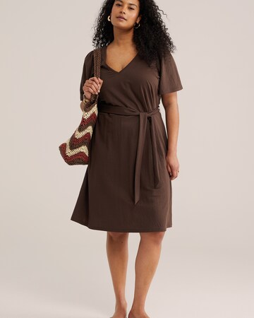 WE Fashion Dress in Brown