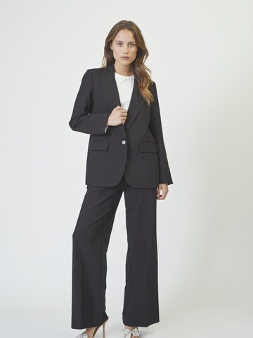 Blazer ' Vola' co'couture en noir
