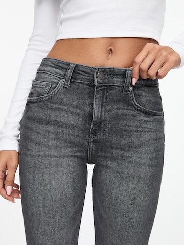 Pull&Bear Flared Jeans in Grey