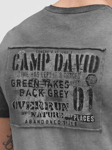CAMP DAVID Μπλουζάκι σε γκρι