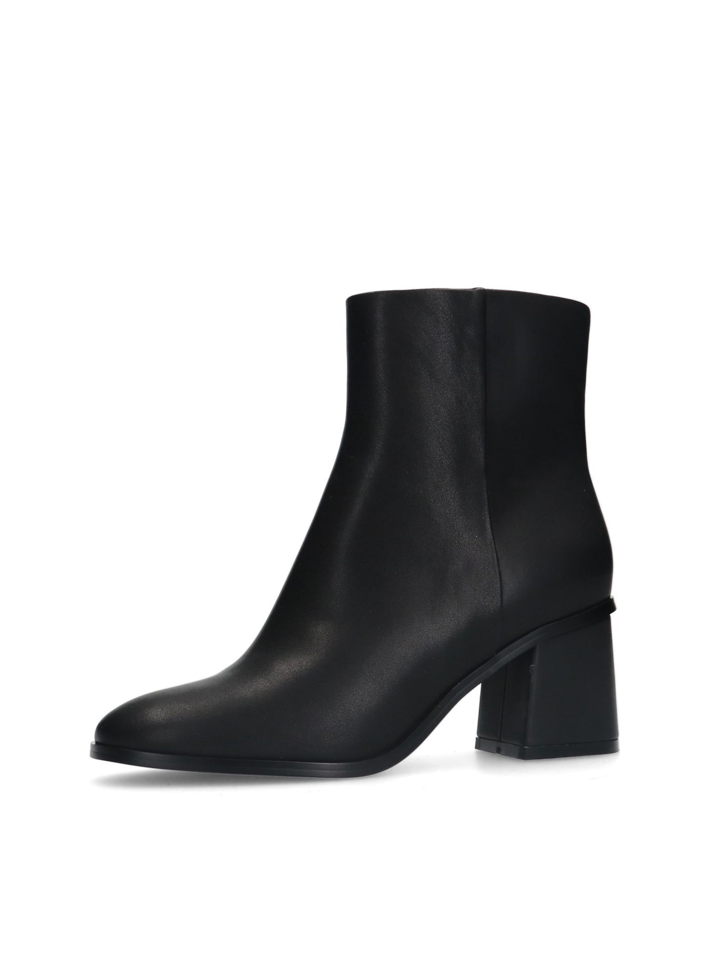 SACHA Ankle Boots in Black: front