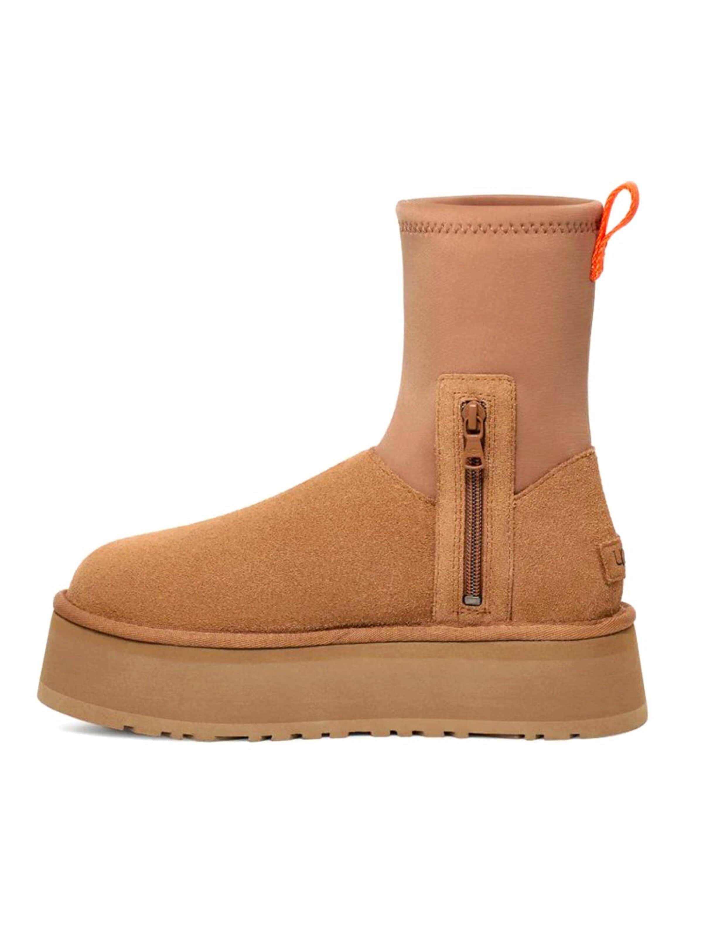 UGG Boots '® W CLASSIC DIPPER CHESTNUT' in Brown