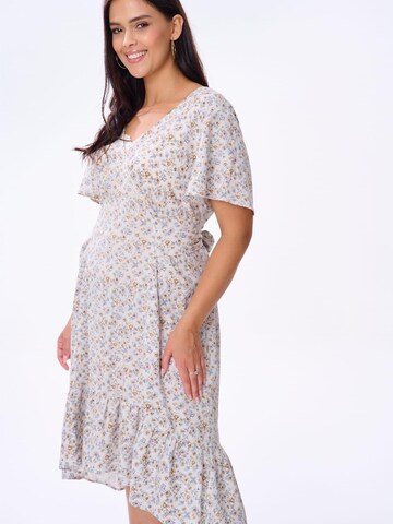 Blue Shadow Kleid‌‌‌‌ in Beige