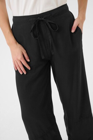 Loosefit Pantalon 'Navi Clarina' CULTURE en noir