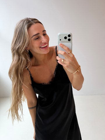 Robe Tatiana Zidekova en noir