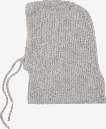 Căciulă de la Pull&Bear pe gri: față