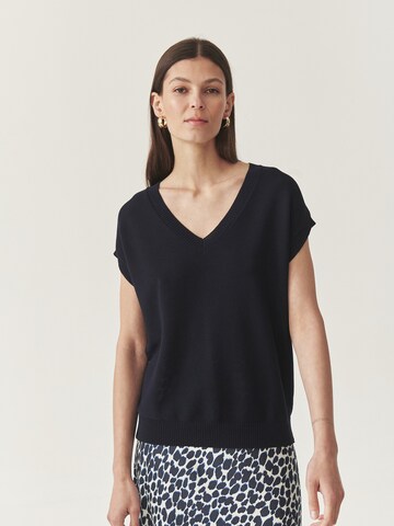 TATUUM Blouse in Blue: front