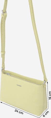 Calvin Klein - Bolso de hombro 'MUST' en amarillo