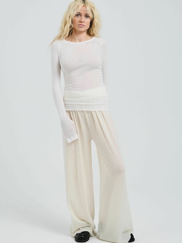 Maglietta 'Elvira' di Seamless Basic in bianco