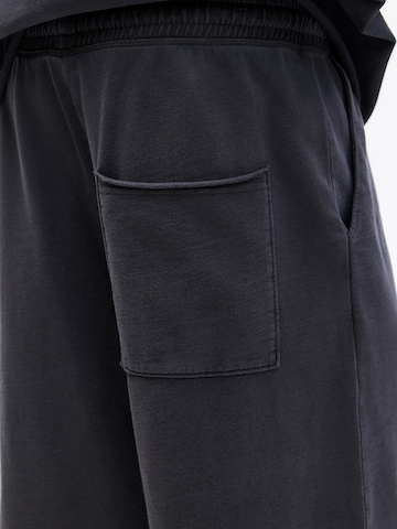 Pull&Bear Loosefit Shorts in Grau