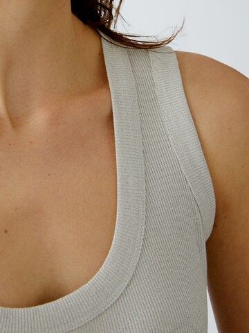 OUI Top in Grau