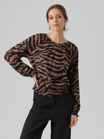 VERO MODA - Blusa 'SHILAH NAJA' en marrón: frente