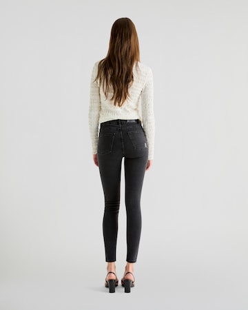 Coupe slim Jean ' CIGARETTE JEANS STUDS ' Scalpers en bleu