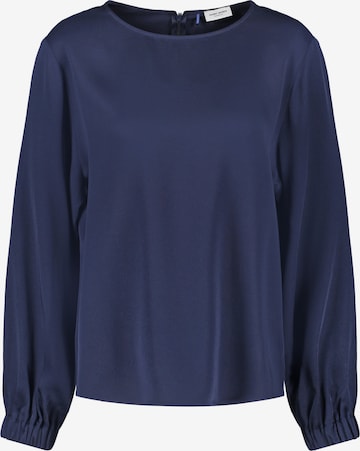 GERRY WEBER Blouse in Blauw: voorkant