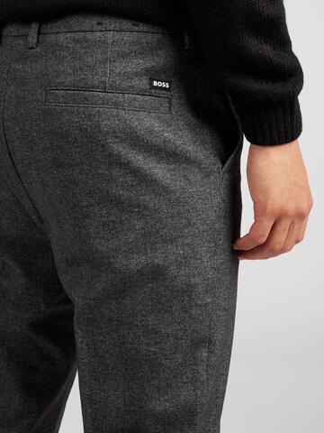 Regular Pantalon à plis 'Kane' BOSS Black en gris