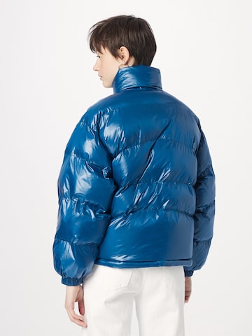 LEVI'S ® Overgangsjakke 'Retro Puffer' i blå