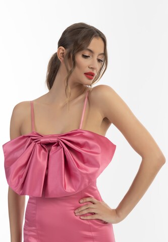 Rochie de cocktail de la faina pe roz